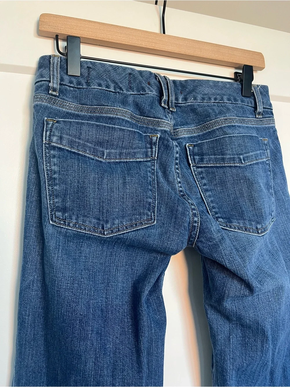 GAP Limited Edition Low Rise Flare Jeans Women’s 26 Regular Y2K Medium Wash - Picture 5 of 11
